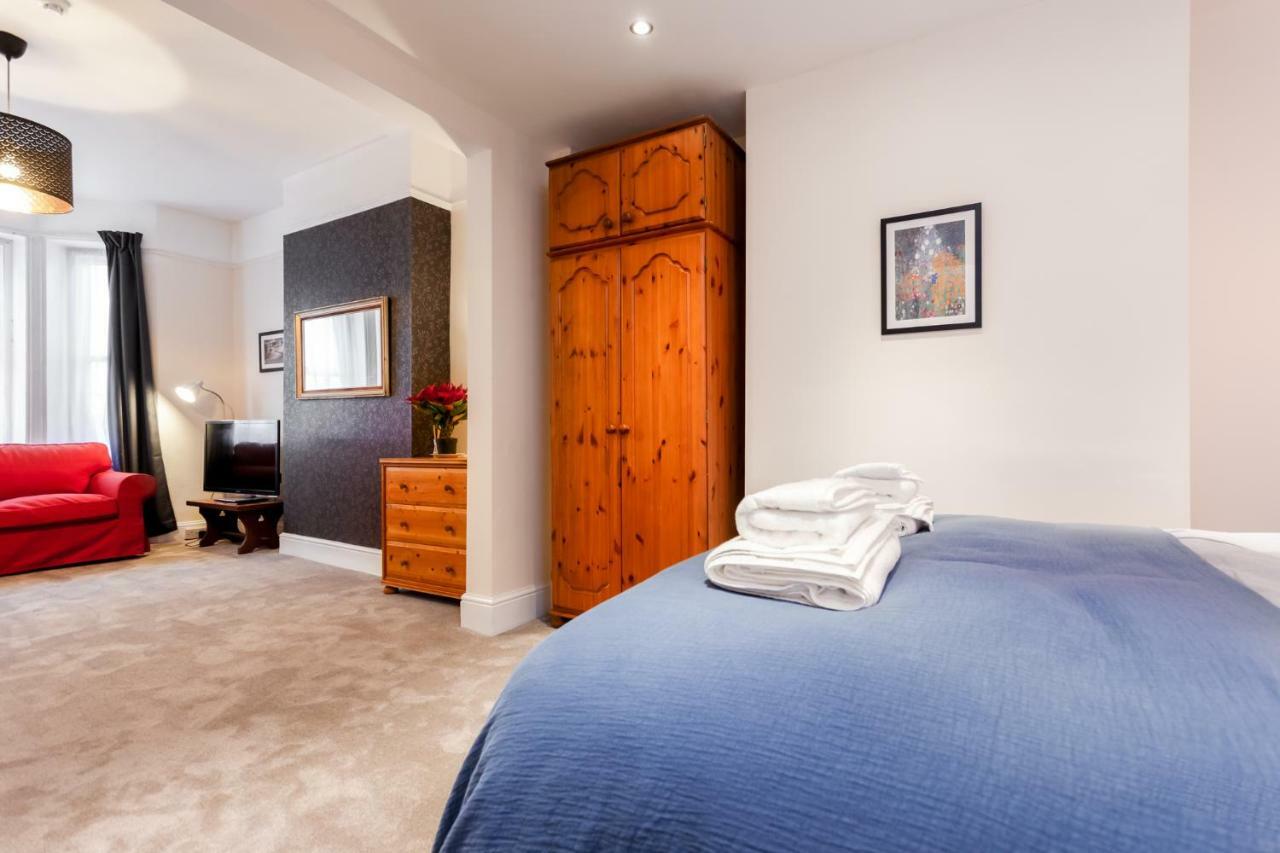 Gorgeous Town Centre Apt With Courtyard Garden Bournemouth Exterior foto